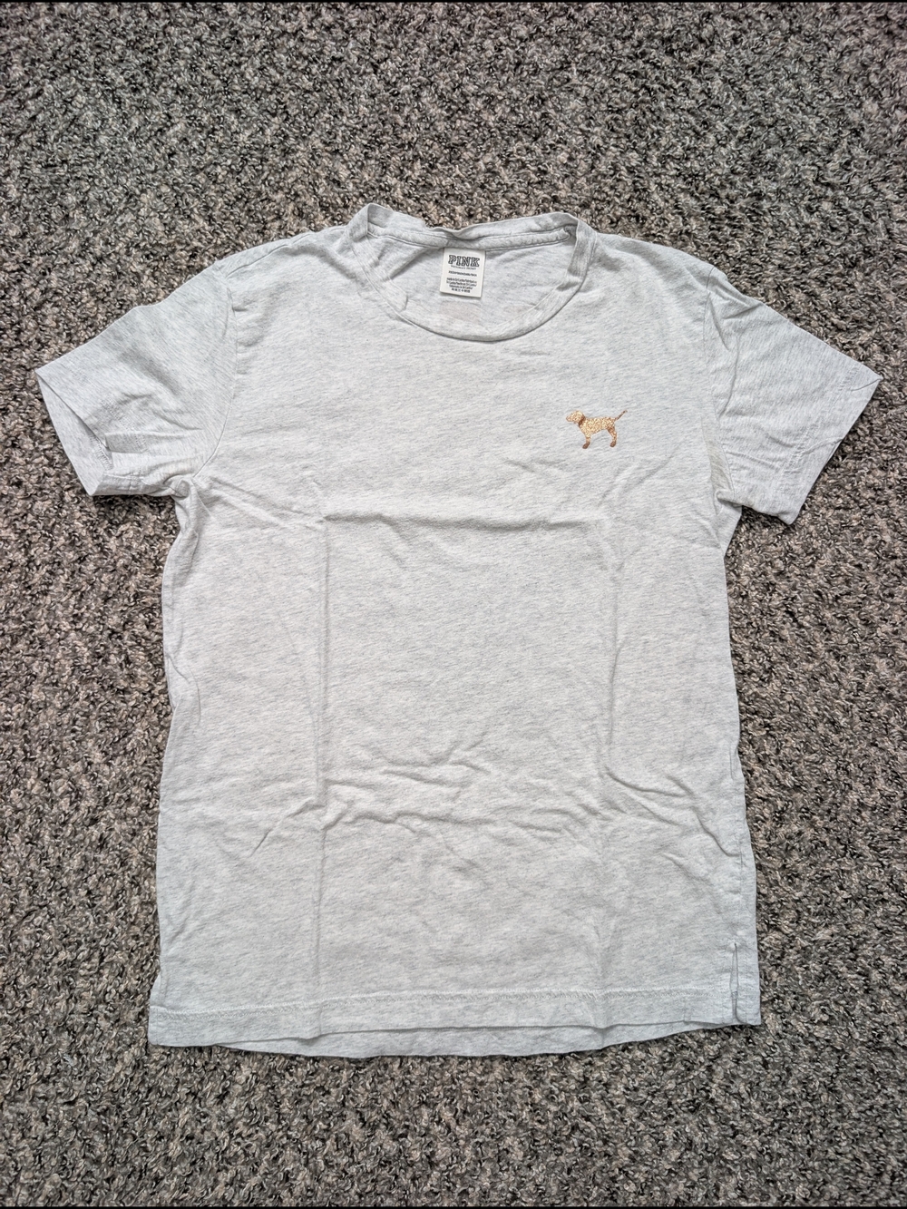 PINK Victoria's Secret Light Gray Short Sleeve Tee with Dog Logo